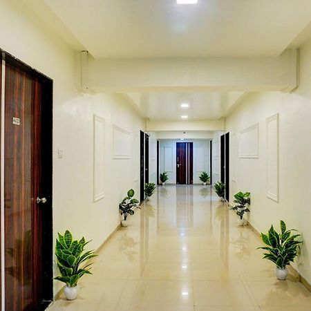 Super Collection O Vardhan Plaza Yerandwane Exterior photo