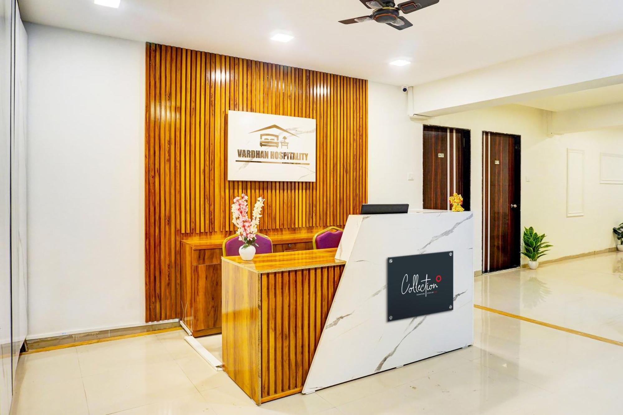 Super Collection O Vardhan Plaza Yerandwane Exterior photo