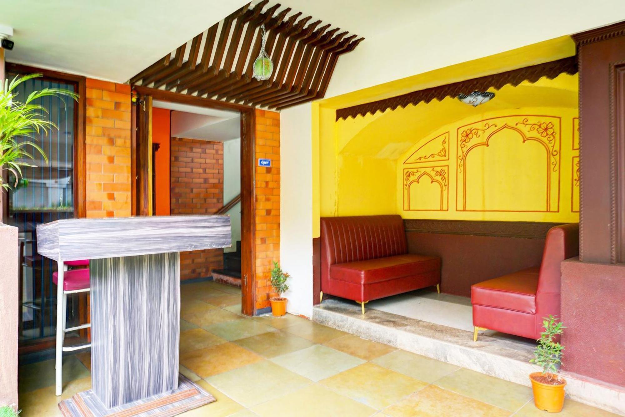 Super Collection O Vardhan Plaza Yerandwane Exterior photo
